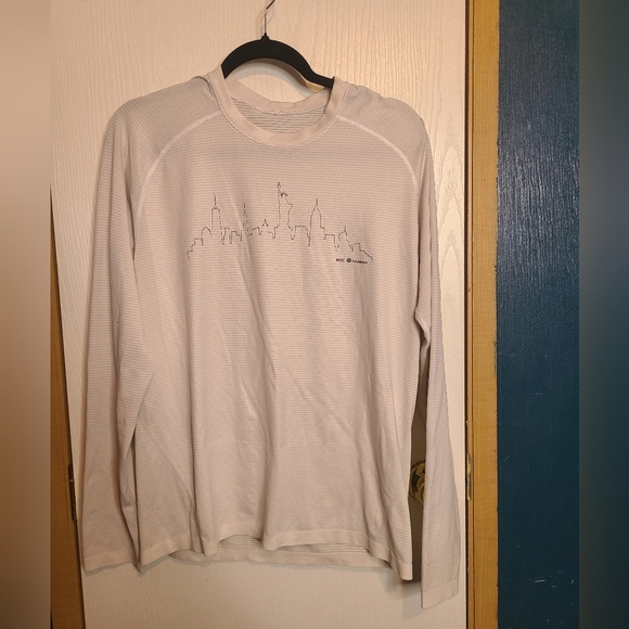 509 🎃lululemon Men's White Long Sleeve Shirt - Picture 1 of 4